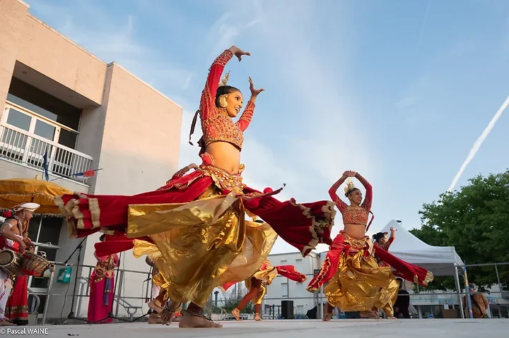 SRI LANKA &laquo; Chandana Wuckramasinghe and the dancers &raquo; - Photo n°1
