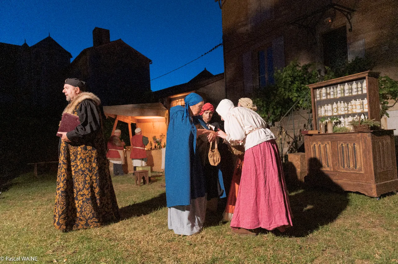  Et Nouaill&eacute; devint Anglois: L'apothicaire - Photo n°14